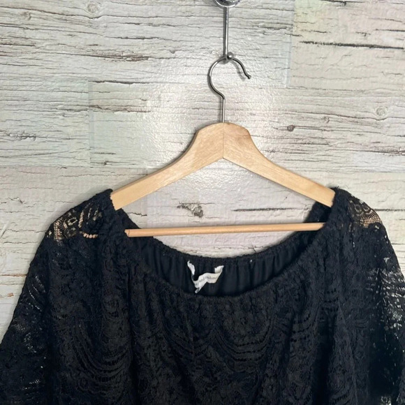 Cupcakes and cashmere black lace blouse top size xs - Picture 8 of 8
